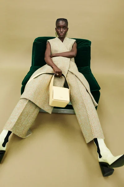 Look 27
